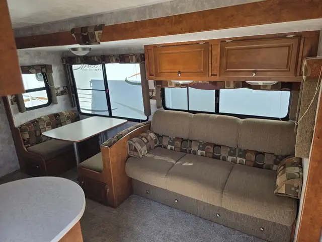 2008 Pacific Coachworks Tango 286 RBSS in Travel Trailers & Campers in Penticton - Image 6