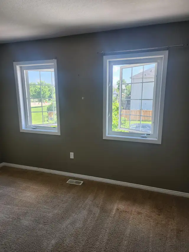 Spacious 4-Bedroom Family Home Across from the Park! in Long Term Rentals in Brantford - Image 18
