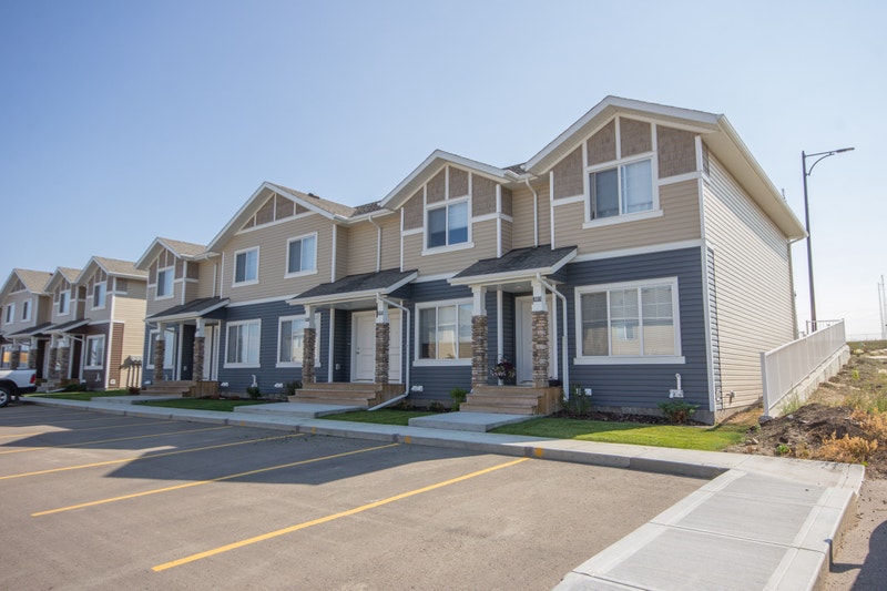 Sylvan Lake Townhome Available December 2 Bed 2.5 Bath Long Term