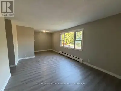 ONE MONTH FREE RENT ON A 13 MONTH LEASE PLUS A $250 AMAZON GIFT CARD MOVE IN BONUS! This spacious th...