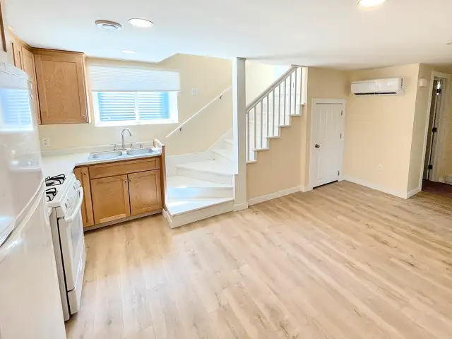 INCLUDES HEAT ELECTRIC WIFI & MORE!  2BR LOWER-LEVEL APT C'TOWN in Long Term Rentals in Charlottetown - Image 4