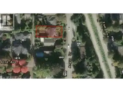 Amazing opportunity on this large 7672 square ft lot that is in a fabulous location. Lot size is 56...