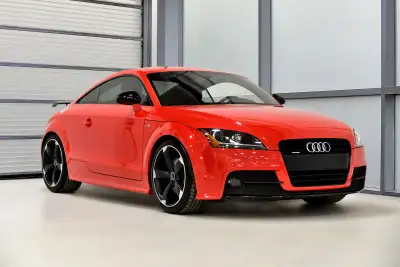 Traction intégrale Audi quattro /Ensemble competition / Navigation / 2.0 TFSI / DSG 6 vitesses / Siè...