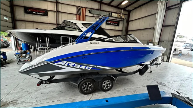 2020 YAMAHA AR240 24FT - BLUE/WHITE in Powerboats & Motorboats in Delta/Surrey/Langley - Image 5