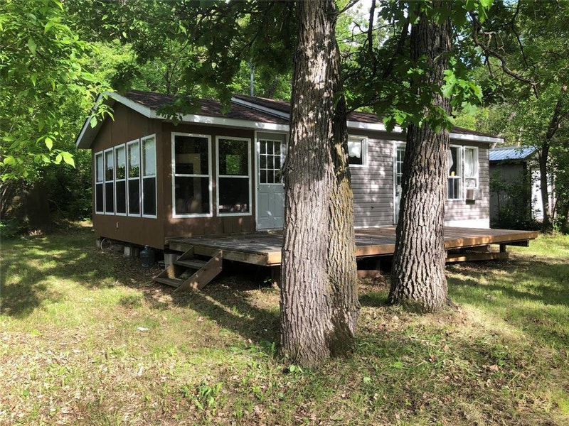 140 Miami Beach Road Pelican Lake, Manitoba Houses for Sale Brandon