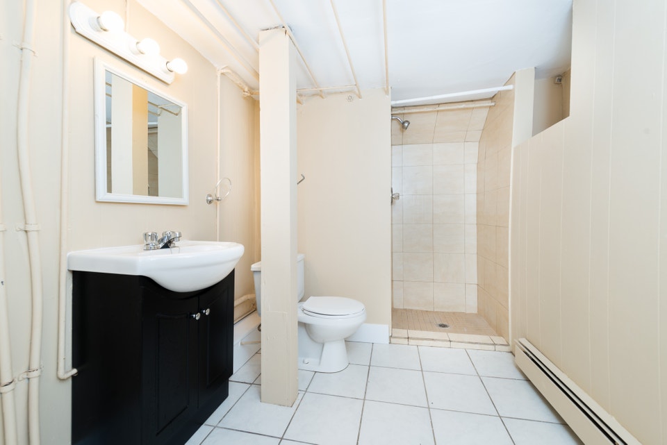 ALL UTILITIES INCLUDED 2 BEDROOM STEPS TO DAL, SMU & DOWNTOWN!!! 5