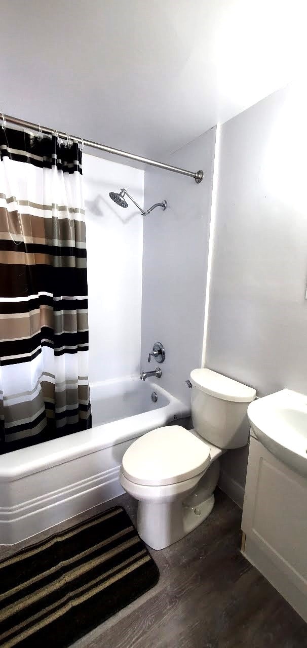 STUNNING 2 Bedroom - Downtown Kitchener - Walk to LRT 5
