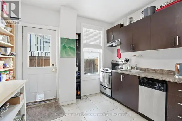 51 WELLINGTON STREET N Hamilton (Beasley), Ontario in Houses for Sale in Kitchener / Waterloo - Image 5