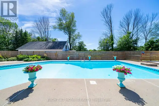 560 CONCESSION ROAD 15 W Tiny, Ontario in Houses for Sale in Barrie - Image 35