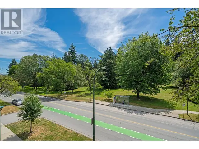 304 4488 CAMBIE STREET Vancouver, British Columbia63008313240323123