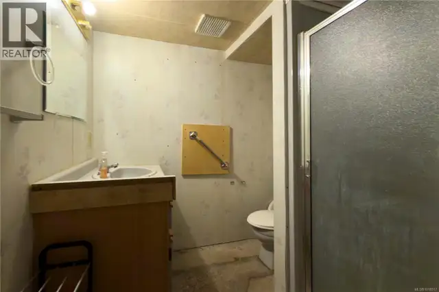 9571 Gleadle Rd Black Creek, British Columbia in Houses for Sale in Comox / Courtenay / Cumberland - Image 20