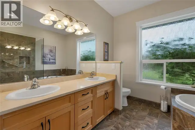 2185 Forest Grove Dr Campbell River, British Columbia in Houses for Sale in Campbell River - Image 33