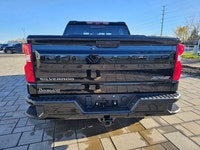 2023 Chevrolet Silverado 1500 ZR2 with 39,839 km! Clean history with no accidents See Carfax report... (image 5)