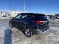 AMVIC Licensed Dealer | Keyless Entry | Touchscreen Infotainment | Smartphone Integration | Advanced... (image 5)