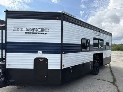 ALL-IN PRICING - JUST ADD THE TAXES! Chudds PowerSports is conveniently located in Gimli, Manitoba,...