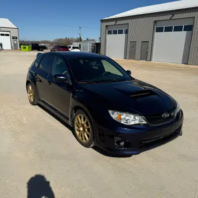 INCOMING ... Engine: 4 Cylinder Engine 2.5L/122CI L/100Km City: 12.6 L/100Km Hwy: 8.8