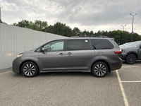 // ACCIDENT FREE!! // This 2018 Toyota Sienna LE AWD is a smart choice for busy families in Cayuga.... (image 1)