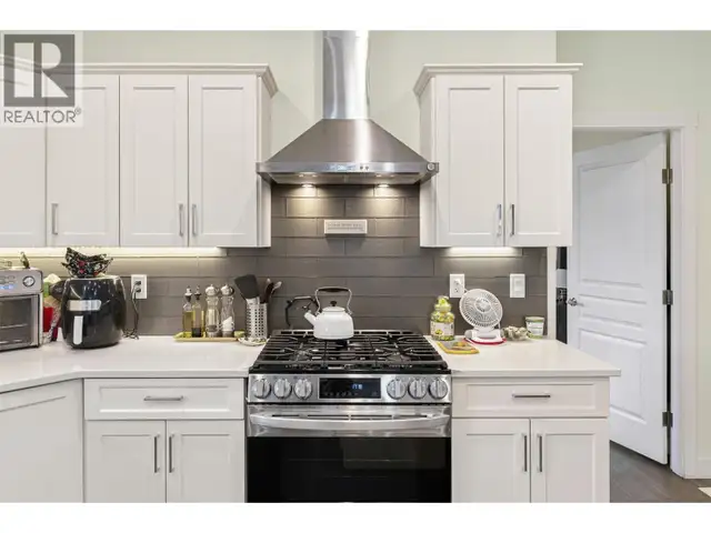 351 Warren Avenue W Unit# 14 Penticton, British Columbia in Houses for Sale in Penticton - Image 13