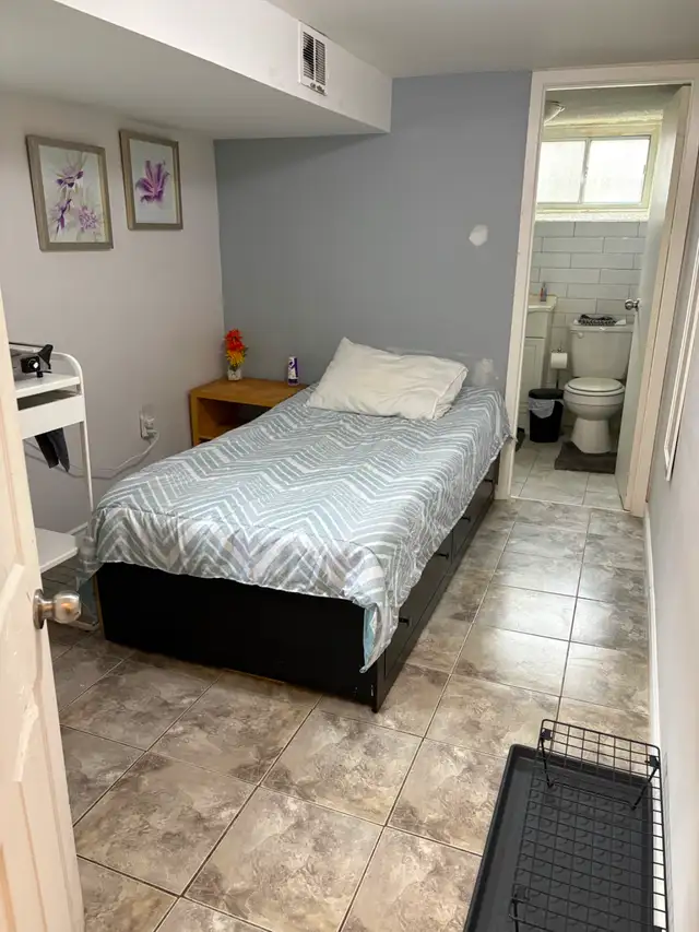 Furnished Room Available in Scarborough for April