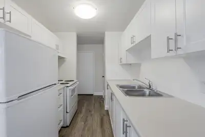Building Description Welcome to Queenston Apartments, a quiet rental community in a peaceful residen...