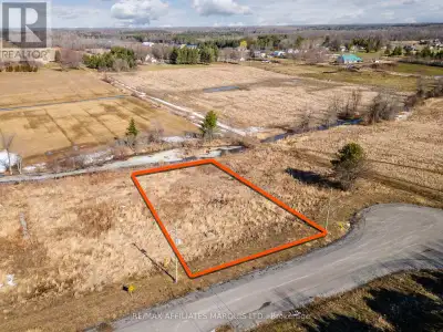 Nestled in the established and sought-after neighbourhood of Sapphire Hill, this spacious lot is loc...