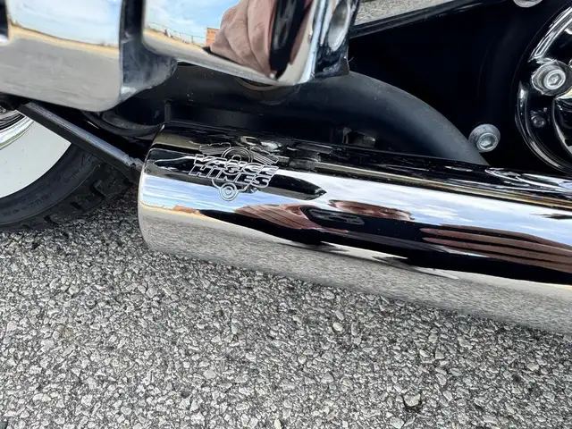 2011 Harley-Davidson Heritage Softail Classic **CANADIAN BIKE**  in Street, Cruisers & Choppers in Markham / York Region - Image 6