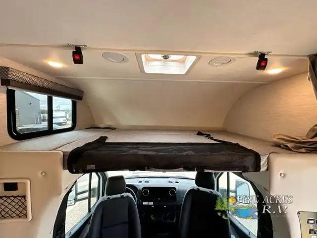 2025 Thor Motor Coach Four Winds Sprinter 24LV - Diesel in RVs & Motorhomes in Moncton - Image 40