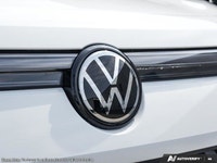 This Volkswagen Tiguan boasts a Intercooled Turbo Regular Unleaded I-4 2.0 L/121 engine powering thi... (image 9)