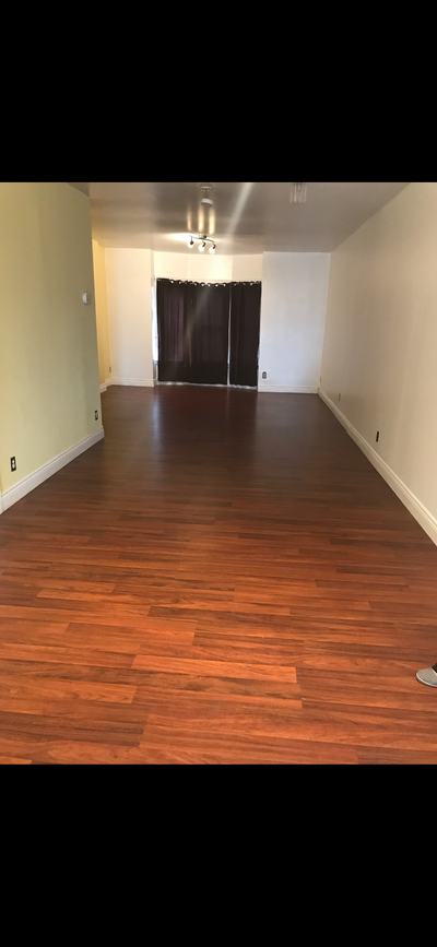 Apartment for rent close to bus, lots of free street parking close the grocery stores library, quiet...