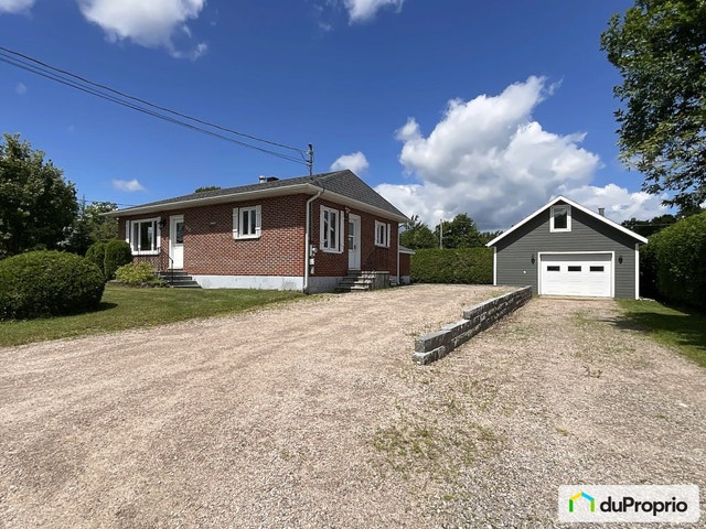 $389,000 - Bungalow for sale in St-Raymond — photo 1