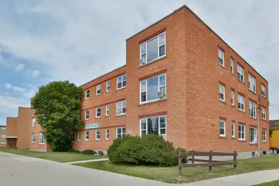 The Moorgate Apartment is located at 2187 Portage Avenue. This quiet 3-storey walk up located in St...