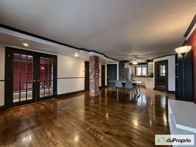 Superbe condo 4 ½ lumineux avec garage. Emplacement idéal! Situé au rez-de-chaussée, ce magnifique c...