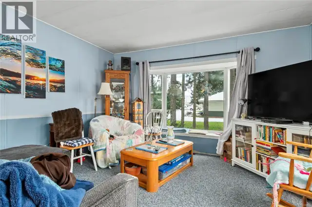 A 3160 Island Hwy N Campbell River, British Columbia in Houses for Sale in Campbell River - Image 9