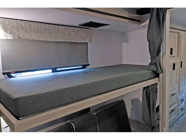 2024 Forest River Sunseeker 3250 2 extension 2024 + lit superpos in RVs & Motorhomes in Laval / North Shore - Image 19