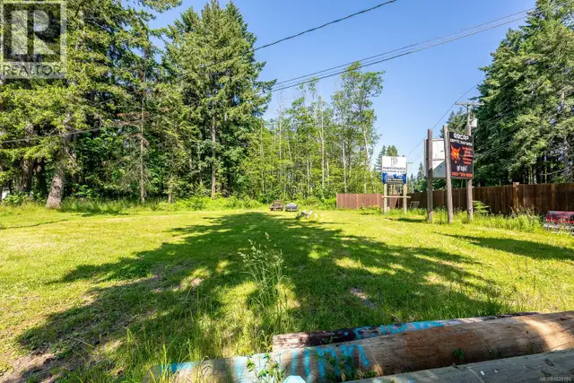 4399 Island Hwy S Courtenay, British Columbia in Houses for Sale in Comox / Courtenay / Cumberland - Image 23