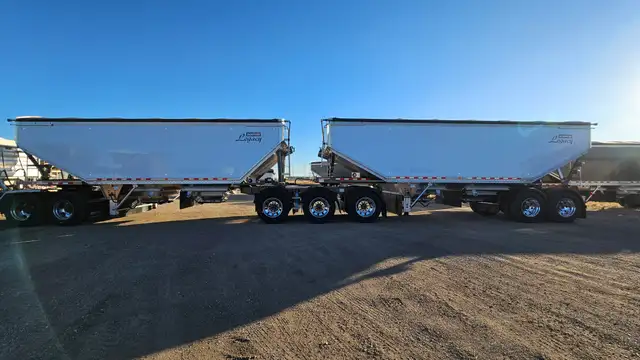 2026 DOEPKER Legacy Super B **SALE SAVE $6,500** in Farming Equipment in Saskatoon - Image 8