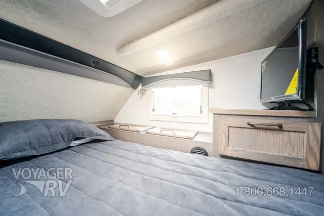 2027 Northern Lite 10.2EX Dry Bath Limited Edition in Travel Trailers & Campers in Kelowna - Image 20