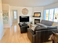 Beautifully Decorated Furnished 2 Bed 1 Bath Condo in Laval