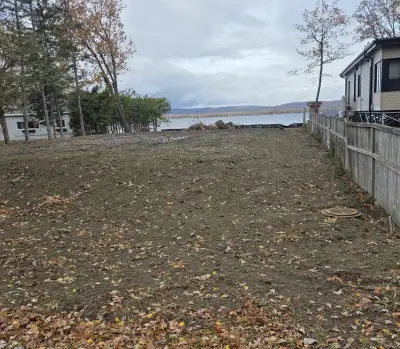 Beautiful sandy beachfront lot facing the Gatineau Hills. 70’ wide x 150’ deep with V1H zoning. Grad...