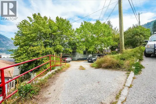 1007 Gordon Street Nelson, British Columbia in Houses for Sale in Nelson - Image 12