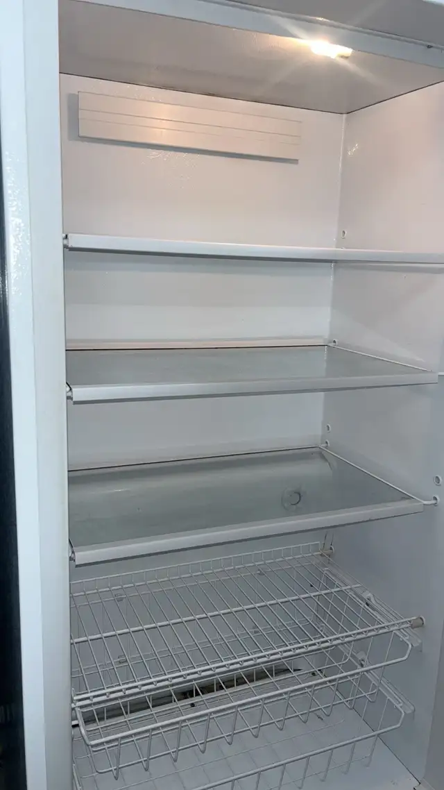 Frigidaire Only Refrigerator 32 W”-18 ft.³ Fully Tested  30 in Refrigerators in Kitchener / Waterloo - Image 7