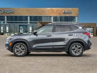 *Leather Seats, Remote Start, Heated Steering Wheel, Heated Seats, Apple CarPlay!* Surefooted handli... (image 2)