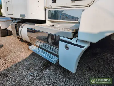 2007 Kenworth T600 Step Tank Fairing - Used - Passenger Side - Brackets are available for an additio...
