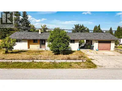 Located in the desirable Blueberry Creek subdivision of Castlegar, this spacious property at 115 101...