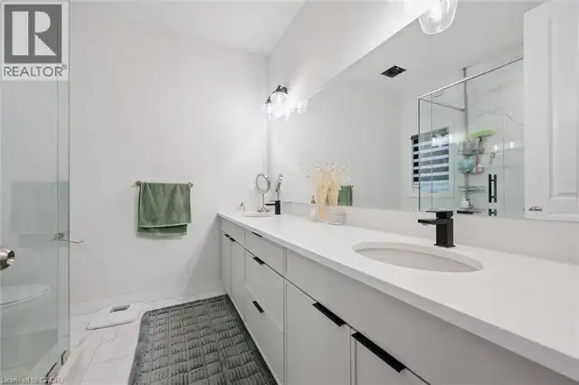972 STONECLIFFE Walk Unit# 18 Kitchener, Ontario in Houses for Sale in Kitchener / Waterloo - Image 24