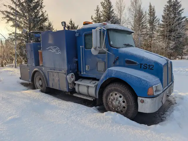 1999 KENWORTH T300 in Heavy Trucks in Saskatoon - Image 4
