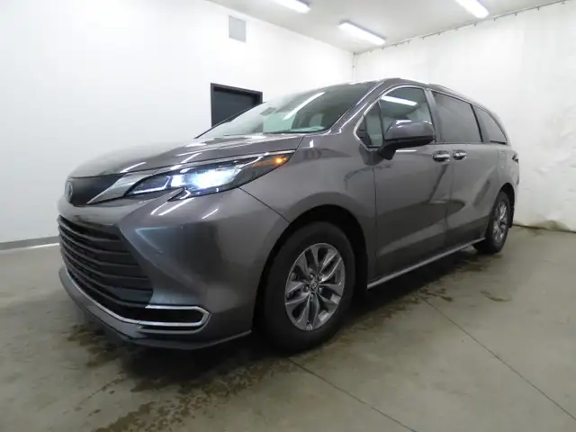 2024 TOYOTA SIENNA XLE HYBRIDE, 8 PASSAGERS, JAMAIS ACCIDENTÉ!!! in Cars & Trucks in City of Montréal - Image 2