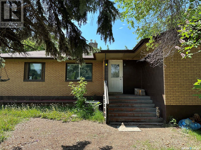 502 1st STREET W Meadow Lake, Saskatchewan in Houses for Sale in Prince Albert - Image 3