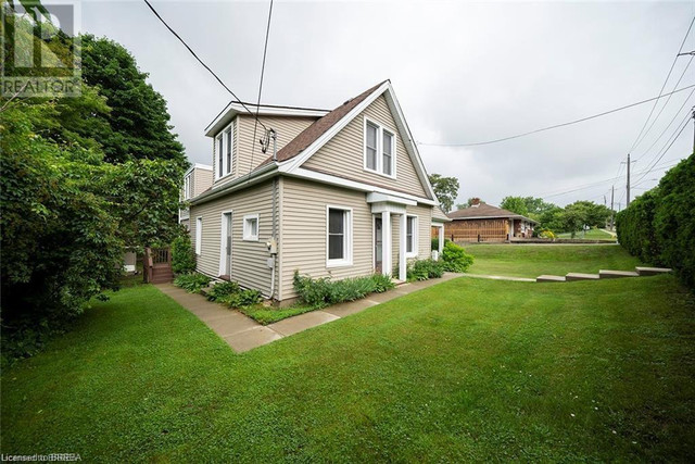 6 ALFRED Street Brantford, Ontario in Houses for Sale in Brantford - Image 2
