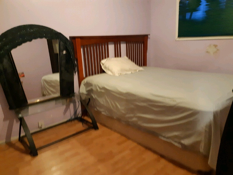 THICKWOODMASTER BED ROOM AVAILABLE FOR RENT TODAY 295/W,750/M Room